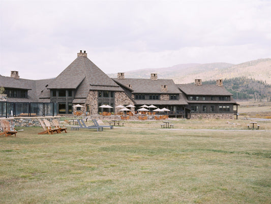 The Benefits of Hosting Your Wedding at a Resort